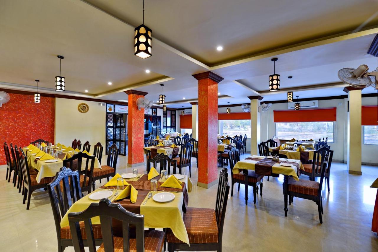 Oyo 6541 Hotel Relax Inn Udaipur Exteriör bild